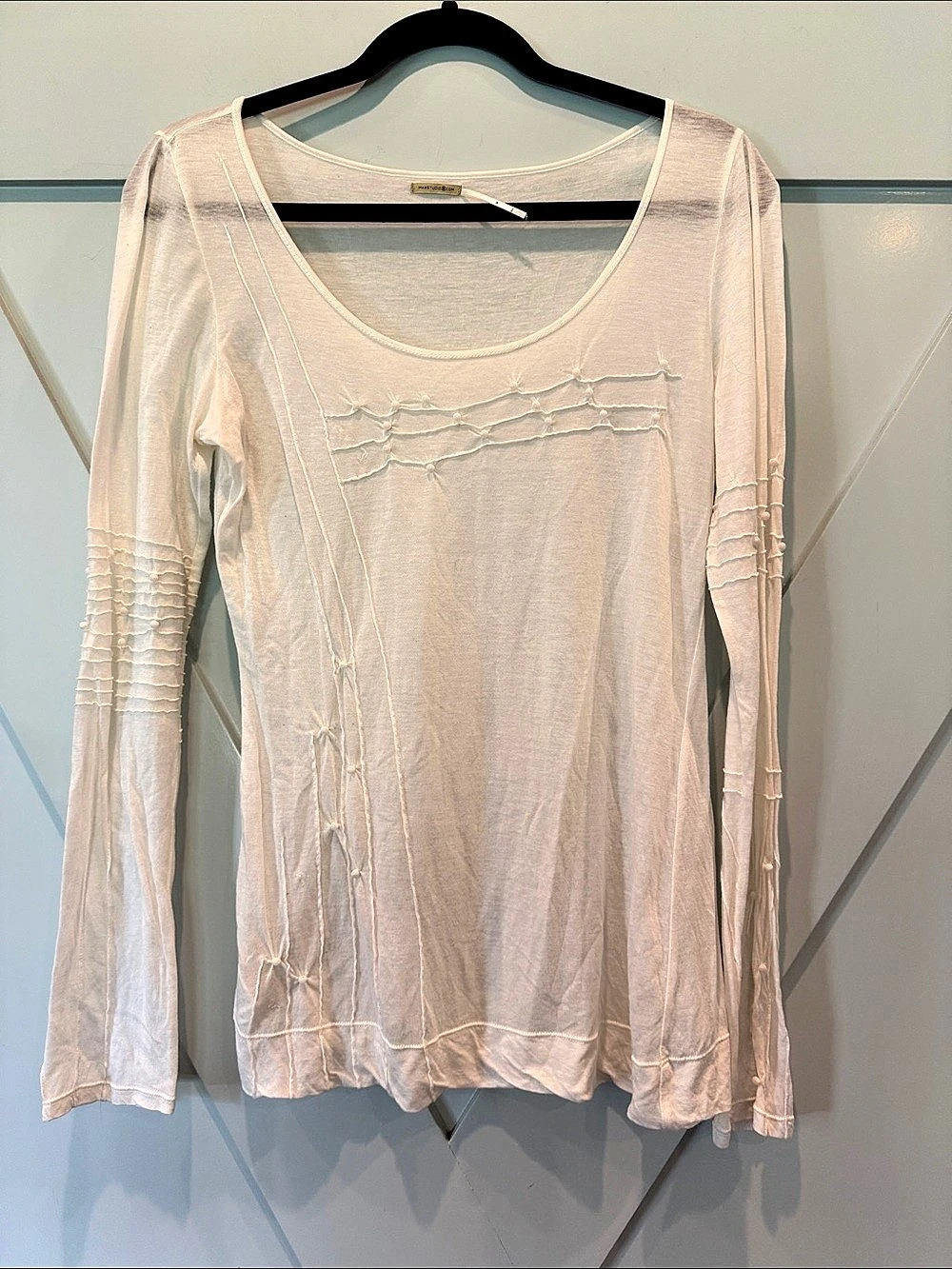 Max Studio Long Sleeve Embellished Top in White Size Medium
